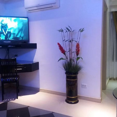 Fields Walking Street Hotel Angeles Dış mekan fotoğraf