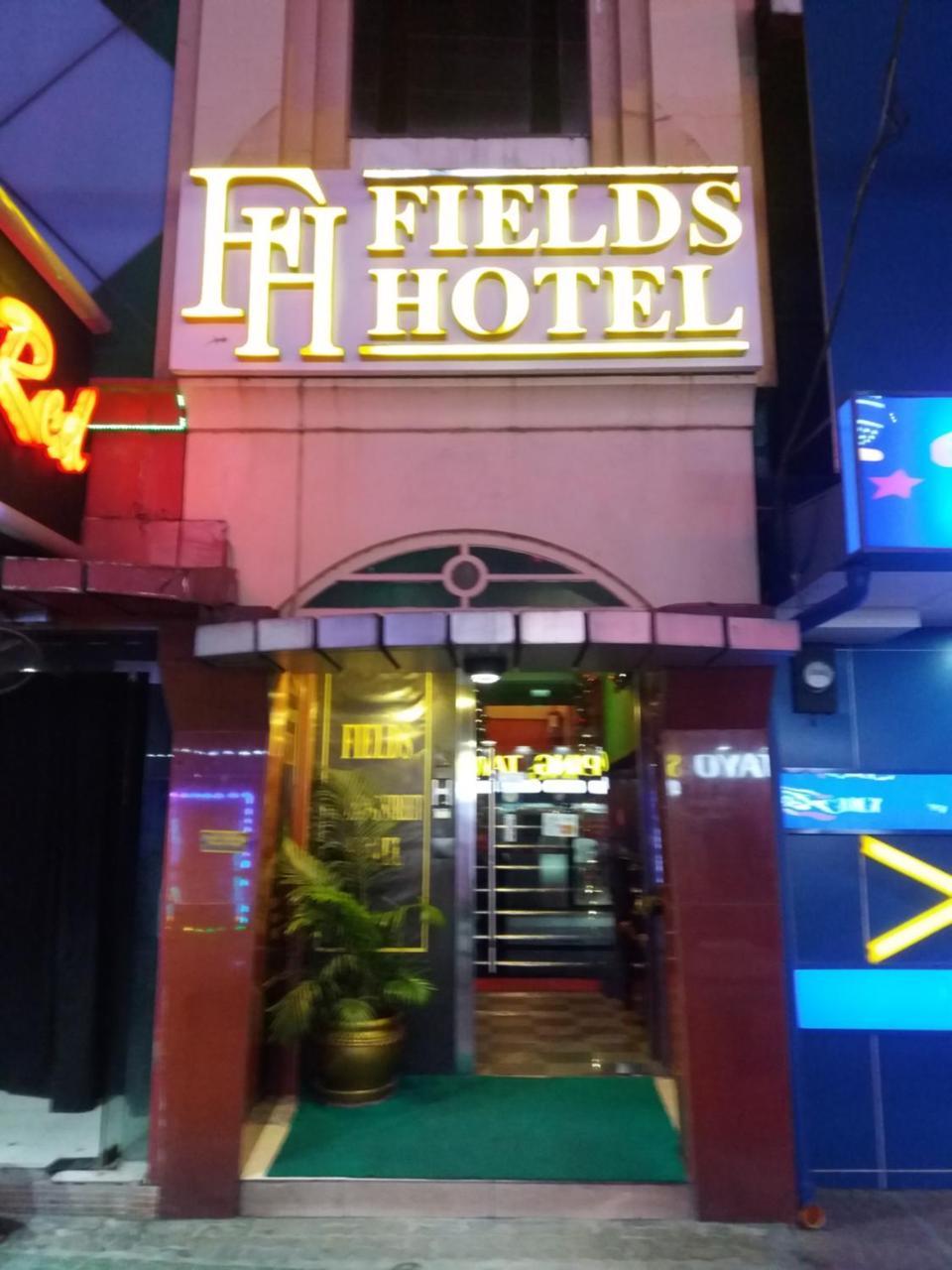 Fields Walking Street Hotel Angeles Dış mekan fotoğraf