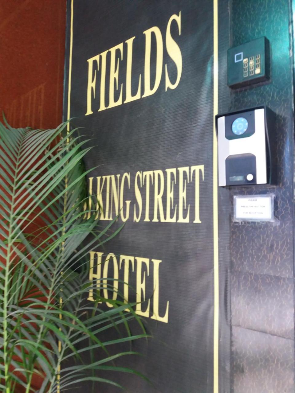 Fields Walking Street Hotel Angeles Dış mekan fotoğraf